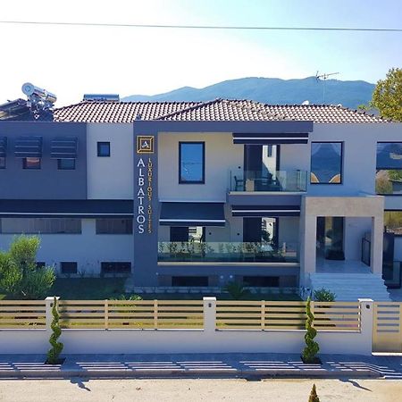 Albatros Luxury Suites Vrasná Exterior foto
