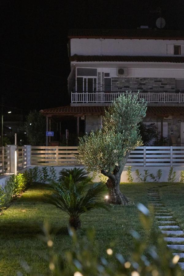 Albatros Luxury Suites Vrasná Exterior foto